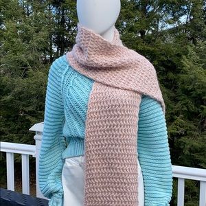 🎁 FINAL SALE🛍Urban Outfitters pink knit scarf